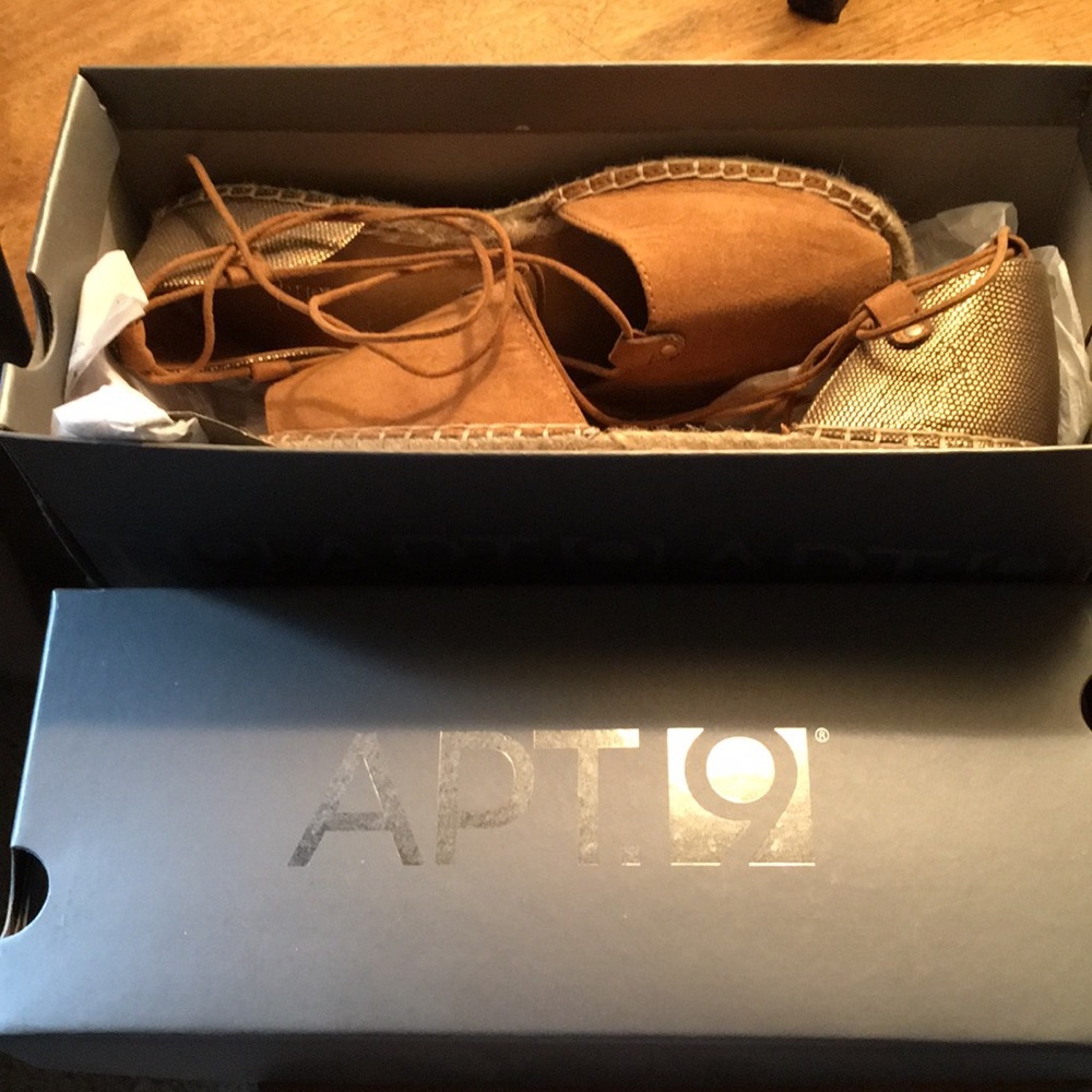 NWT & Box Apt. 9 Sandals